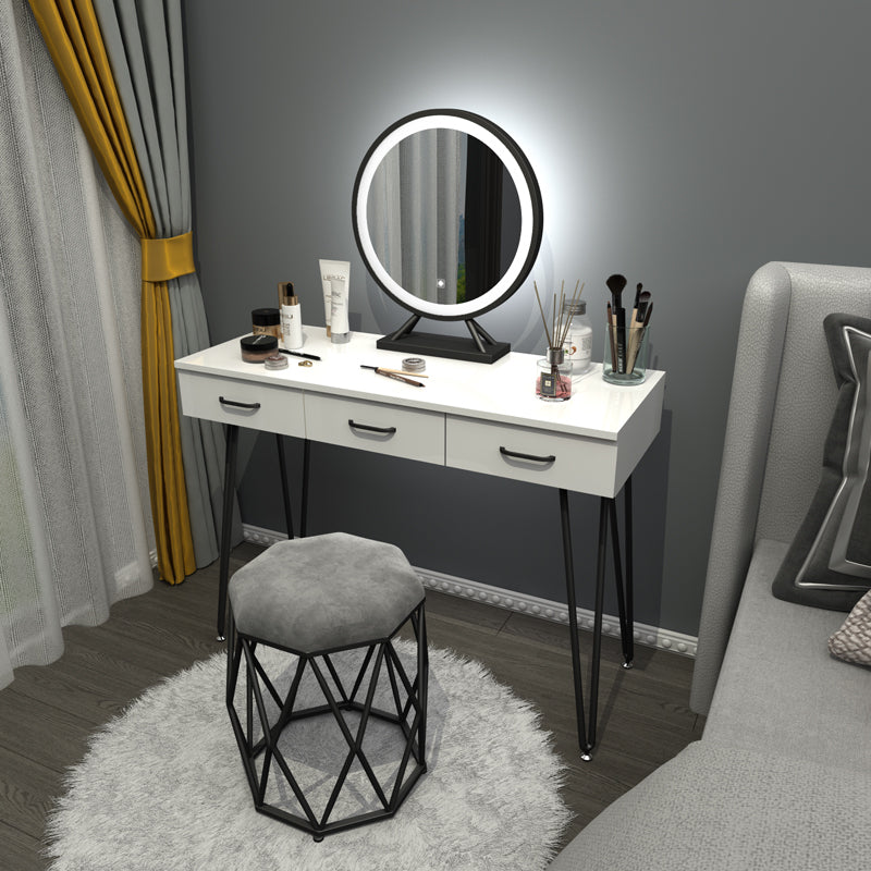 Northern Europe dresser bedroom Internet celebrity Ins wind Modern simplicity Large-sized apartment Dressing table female small-scale dresser With lamp